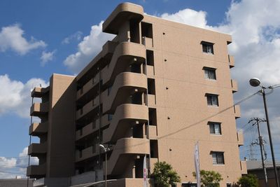 開放感のある建物外観