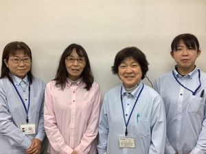 スタッフ4名の集合  
