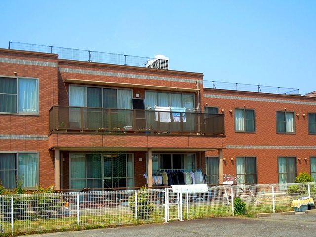 赤レンガの建物外観