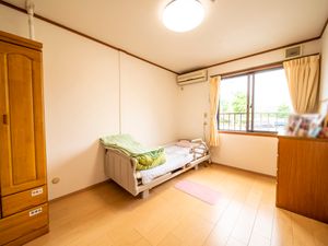 シンプルな個室の居室