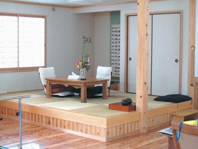 和室の居室 和室 伝統的な和の雰囲気を感じられる空間です。リラックスしながら過ごせるよう設計されています。