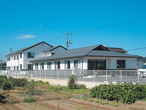 広々とした外観の建物