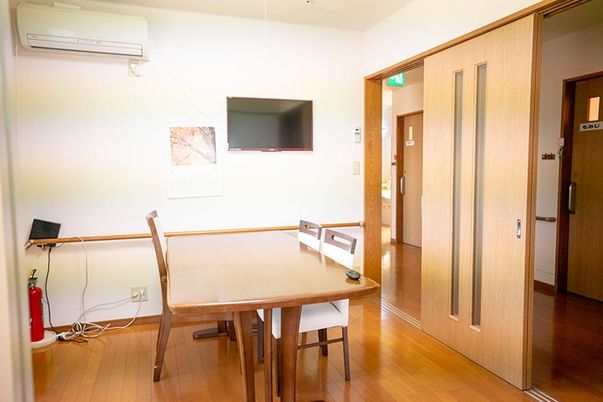 明るいダイニングルーム