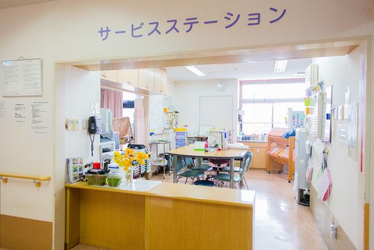 明るい受付の様子