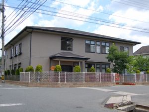 落ち着いた色合いの建物