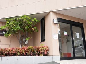 植栽のある出入口  