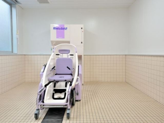 清潔な介護用浴室 浴室 清潔感があり、使いやすい浴室でのお仕事です。利用者様の心地よい入浴時間をサポートしてください。