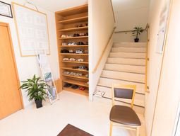 暖かみのあるエントランス