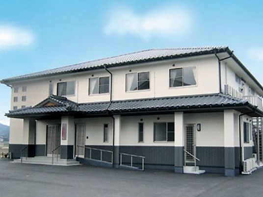 落ち着いた外観の建物
