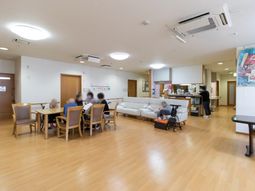 共用ラウンジの日常風景