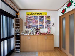 掲示物の廊下