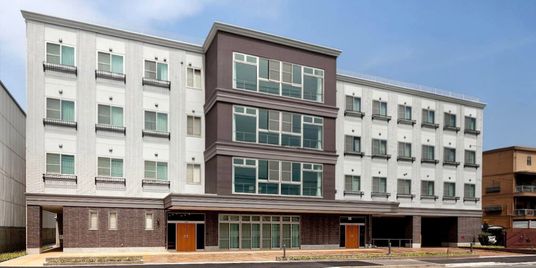 モダンな建物の外観