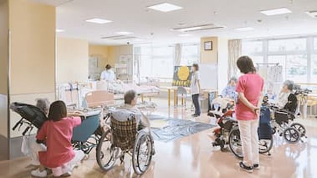 自然光が差し込むリビング リビング 自然光が差し込む、開放的なリビングです。車椅子の方もリラックスして過ごせます。