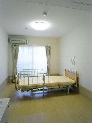 広々とした明るい居室