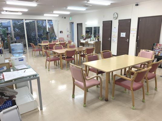 明るい食堂  