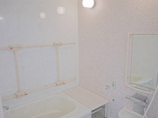 安全な浴室の空間