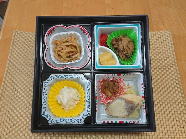 食事の例 料理 バランスの取れた食事が提供されております。健康を考えた食事内容を毎日味わえます。