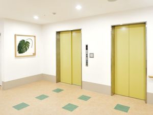 清潔感のあるエレベーターホール