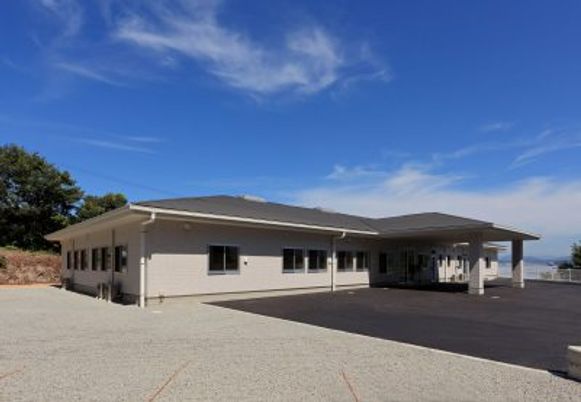 広がるきれいな建物外観