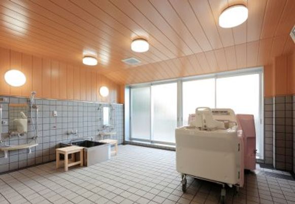 広々とした浴室