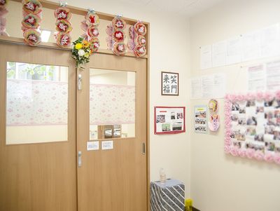 華やかな居室扉