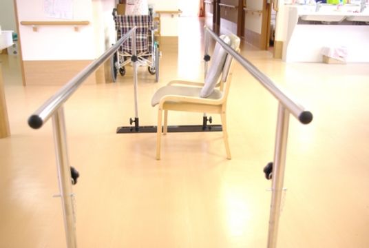 歩行訓練用の設備