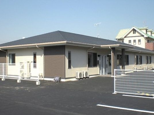 落ち着いた雰囲気の外観