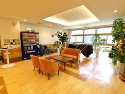 明るい共有空間の様子