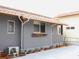 穏やかな雰囲気のエントランス