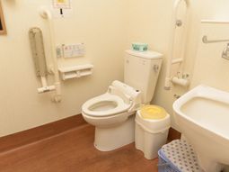 手すり付きトイレ設備