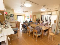 暖かい食堂の様子