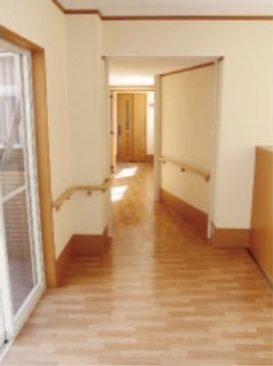 廊下の明るい空間