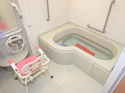 バリアフリーの浴室設備