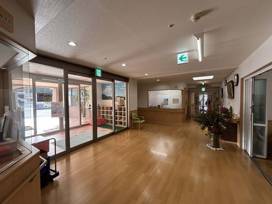 落ち着いた内観