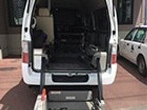 車椅子対応の車両後部
