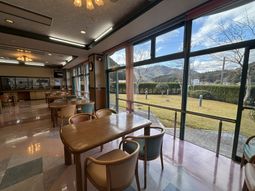自然光が豊かなダイニングルーム
