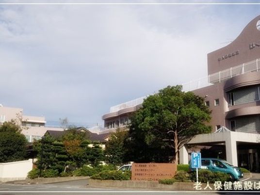 建物外観と植栽の様子  