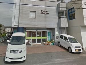 建物正面の出入口  