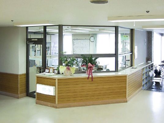 受付カウンターのあるロビー  