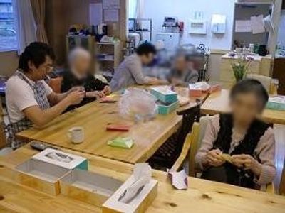 みんなで作業を楽しむ室内