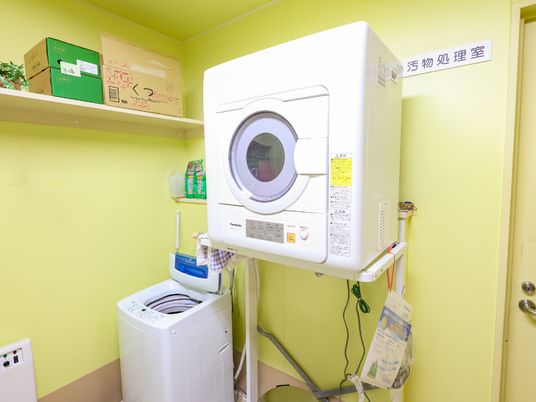 洗濯機と乾燥機の設備