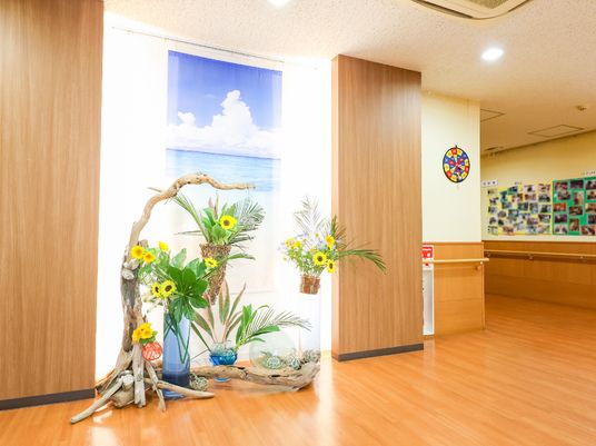 海の景色の飾り廊下