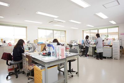 職員が働いている部屋