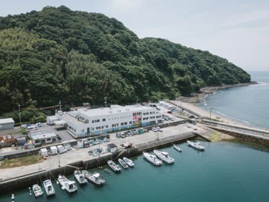 海辺の建物外観  