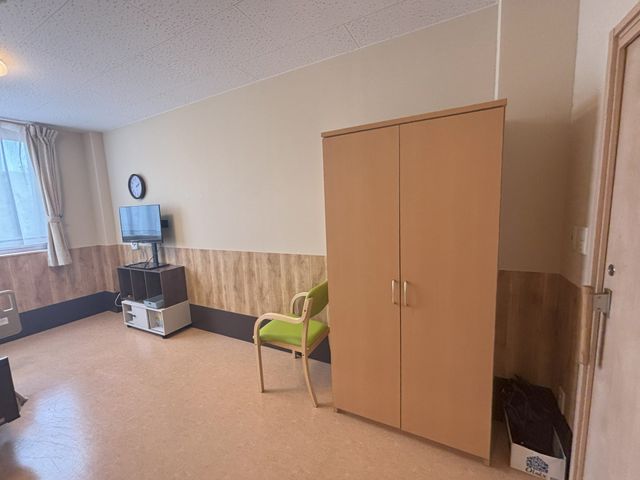 落ち着いた雰囲気の居室 居室 広々とした居室には、リラックスできるスペースが整っています。快適な環境で働けます。