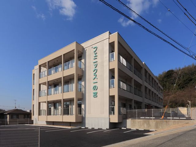 清潔感のある建物外観 外観 明るい印象のモダンな建物です。働く環境として快適さを期待できます。