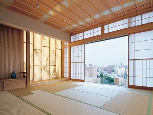 和室の洗練された内観