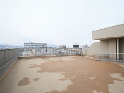 屋上スペース広々