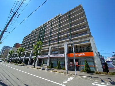 都会的な施設外観