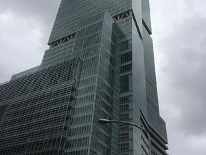 高層ビル外観  